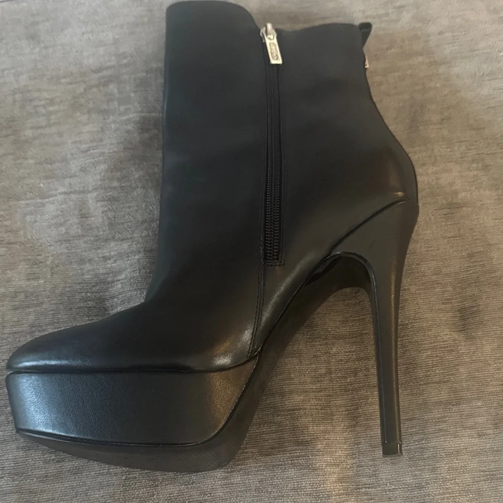 🔘Guess “caddy” Elegant Black Leather Women's platform ankle Boots - Picture 5 of 6